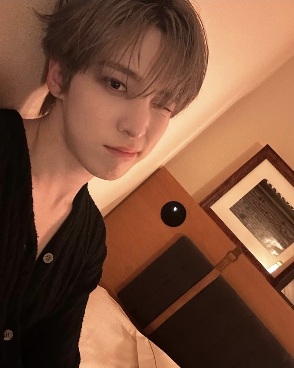 PLENACULPA's tweet photo. 𝘩𝘰𝘵𝘦𝘭 𝘳𝘰𝘰𝘮𝘴 𝘢𝘳𝘦 𝘢𝘭𝘸𝘢𝘺𝘴 𝘴𝘰 𝘭𝘰𝘯𝘦𝘭𝘺, 
𝘣𝘶𝘵 𝘵𝘩𝘦 𝘭𝘪𝘨𝘩𝘵𝘪𝘯𝘨 𝘪𝘴 𝘥𝘪𝘷𝘪𝘯𝘦. https://t.co/CvLQB5Gj3L