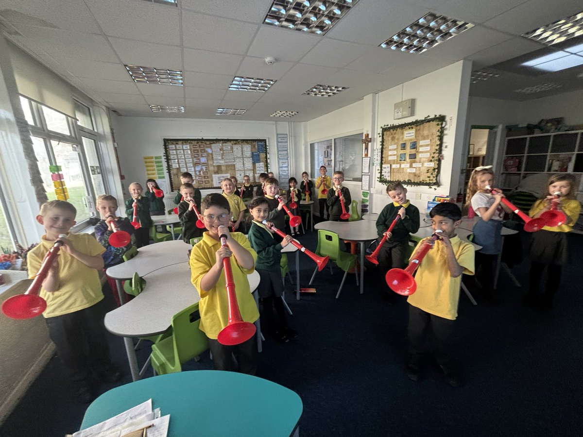 Ysgol Gynradd Gatholig Santes Helen tweet media