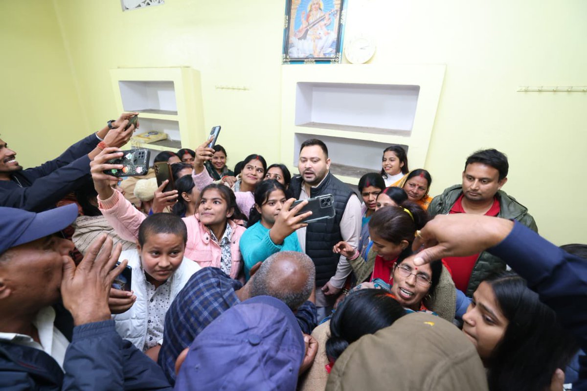 वैशाली जिला अंतर्गत हाजीपुर के कर्णपुरा गाँव में स्व॰ मानवती देवी जी के आत्मा की शांति हेतु आयोजित श्राद्ध कार्यक्रम एवं महाचौरासी भोज में सम्मिलित होकर ईश्वर से दिवंगत पुण्यात्मा को अपने श्रीचरणों में स्थान देने की प्रार्थना कर विनम्र श्रद्धांजलि दी।

इस दौरान वहाँ उपस्थित