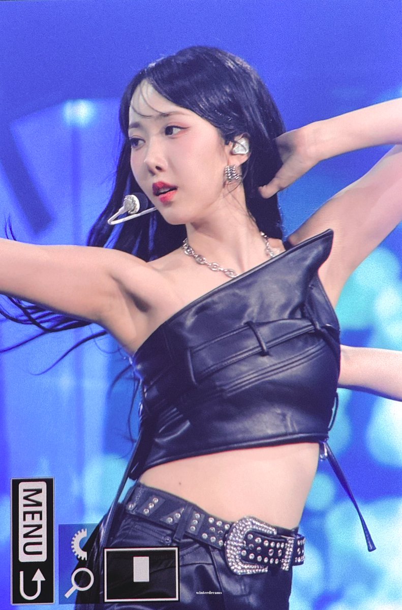 winterdreams's tweet photo. 250117 조명이 미쳤어… #신비 #SINB #여자친구 https://t.co/2VdceVRtQL