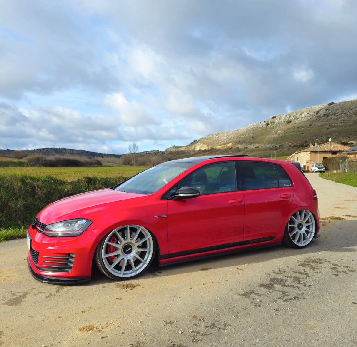 EpicDubs's tweet photo. ๐ your Rotiform pick ?
๐ RSE
๐ LAS-R
๐ DTM
๐ TUF-R
#Rotiform #RotiformWheels #VW #VwGolf #Stanced #DubLife https://t.co/PTLZBAO8ac