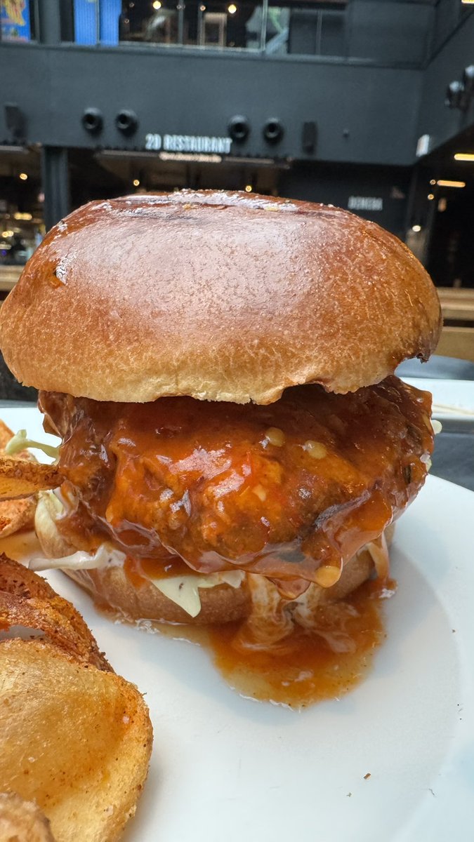 caccavale's tweet photo. Time out Chicago 🔥Hot Chicken🔥Art Smith Sporty Bird 😋 https://t.co/IR4xhElK58
