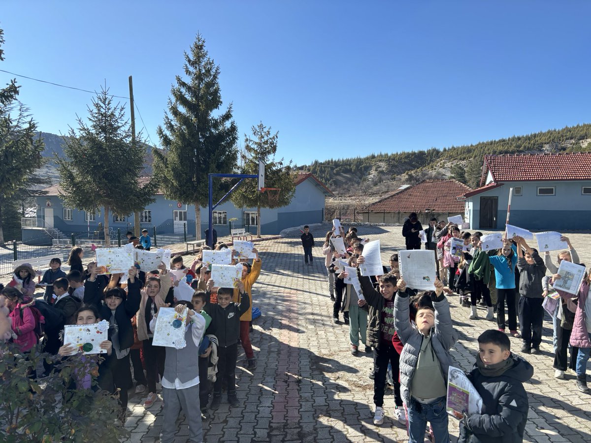 Şehit Muhammet Korkmaz İlkokulu (@sariidrisilk) on Twitter photo 2024-2025 Eğitim Öğretim Yılı birinci dönemi bugün itibarıyla öğrencilerimizin karne coşkusuyla sona erdi. Tüm öğrencilerimize iyi tatiller diliyoruz. <a href="/tcmeb/">Millî Eğitim Bakanlığı</a> <a href="/ispartamem/">Isparta İl Millî Eğitim Müdürlüğü</a> <a href="/recai_ocak/">Recai Ocak</a> <a href="/egirdirkymkmlik/">Eğirdir Kaymakamlığı</a> <a href="/egirdirbelediye/">Eğirdir Belediyesi</a> <a href="/EgirdirMEM/">Eğirdir İlçe Milli Eğitim Müdürlüğü</a> <a href="/necdeterol112/">Necdet Erol</a> 2024-2025 Eğitim Öğretim Yılı birinci dönemi bugün itibarıyla öğrencilerimizin karne coşkusuyla sona erdi. Tüm öğrencilerimize iyi tatiller diliyoruz. <a href="/tcmeb/">Millî Eğitim Bakanlığı</a> <a href="/ispartamem/">Isparta İl Millî Eğitim Müdürlüğü</a> <a href="/recai_ocak/">Recai Ocak</a> <a href="/egirdirkymkmlik/">Eğirdir Kaymakamlığı</a> <a href="/egirdirbelediye/">Eğirdir Belediyesi</a> <a href="/EgirdirMEM/">Eğirdir İlçe Milli Eğitim Müdürlüğü</a> <a href="/necdeterol112/">Necdet Erol</a>