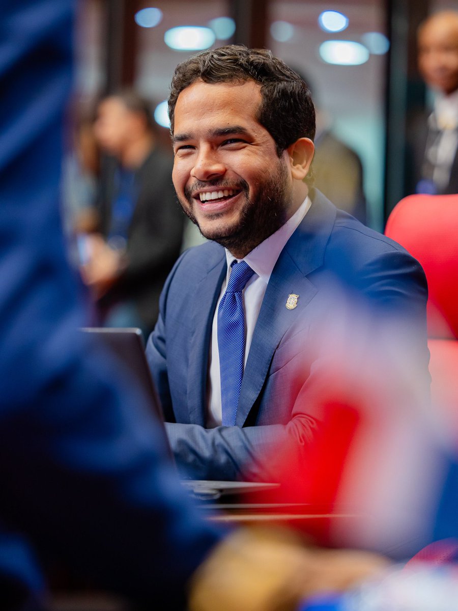 Omar Fernández, único político y senador dominicano invitado a la toma de posesión de Donald Trump este lunes 20 de enero en Washington. 

Un reconocimiento a su trayectoria y liderazgo emergente.

Que esta experiencia traiga nuevos y buenos mensajes para la República Dominicana.