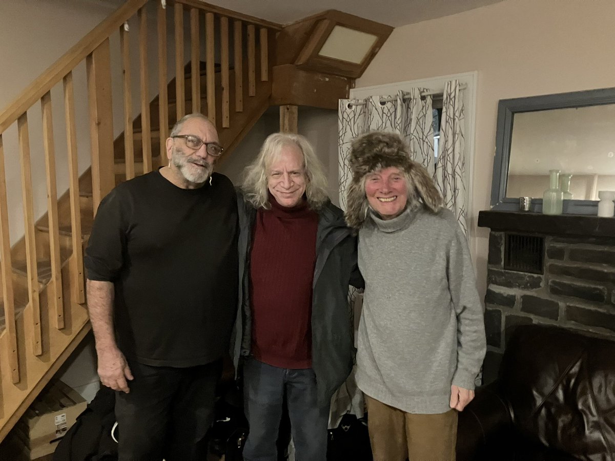 Hanging with David Chamberlain and Albert Lee at the Colony Cafe in Woodstock last night.