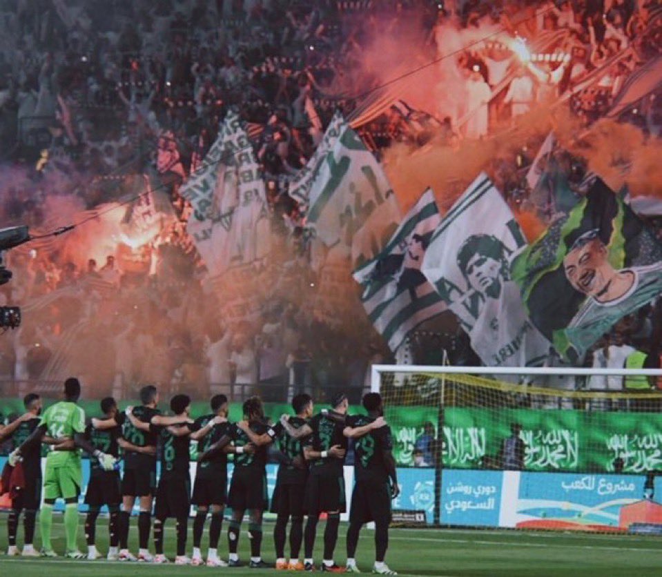 والله الذي لا اله الا هو .. ان القاعده الجماهيريه التي يمتلكها النادي الاهلي ، يتمناها اي فريق بالعالم العربي ، بل وحتى اي اتحاد كرة .

الاهلي وجماهيره خُذلو بما فيه الكفايه ، لا نطلب سوى الانصاف .. الانصاف فقط

 #جمهور_الاهلي_يطالب_بالتدخل