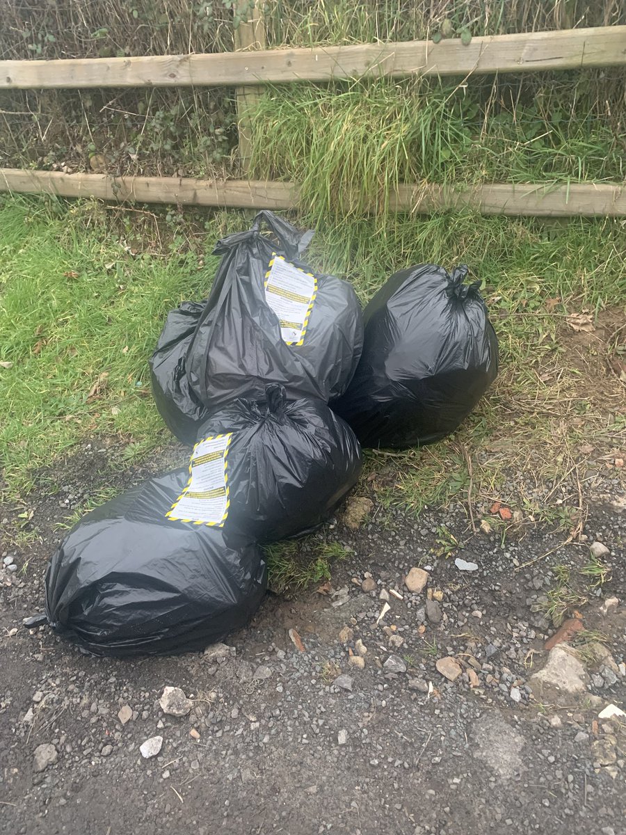 bizzlelizzle's tweet photo. @SwanseaCouncil 2 households, 5 bags out, none collected!!! We put the bags in the same spot, always have and today not collected! https://t.co/Zb94vRxJ5M