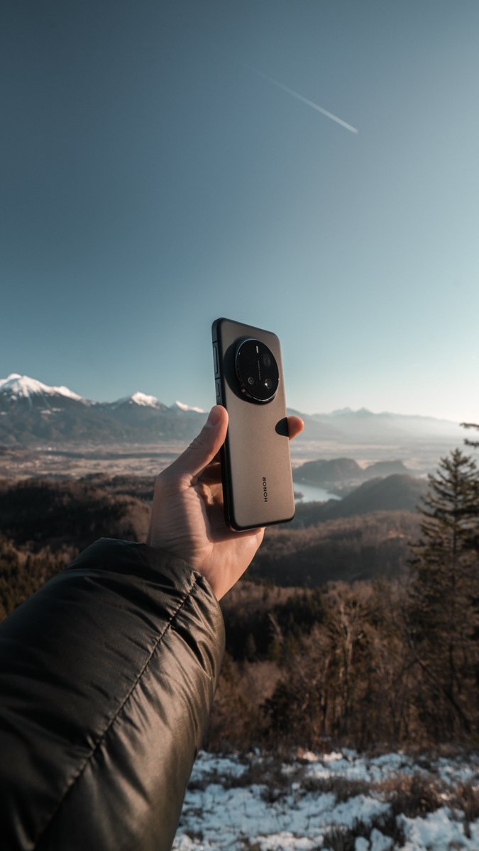 Some shots of the new <a href="/Honorglobal/">HONOR</a> Magic 7 Pro in the Slovenian Mountains ⛷️ #HonorMagic7Series #ThisisMagic