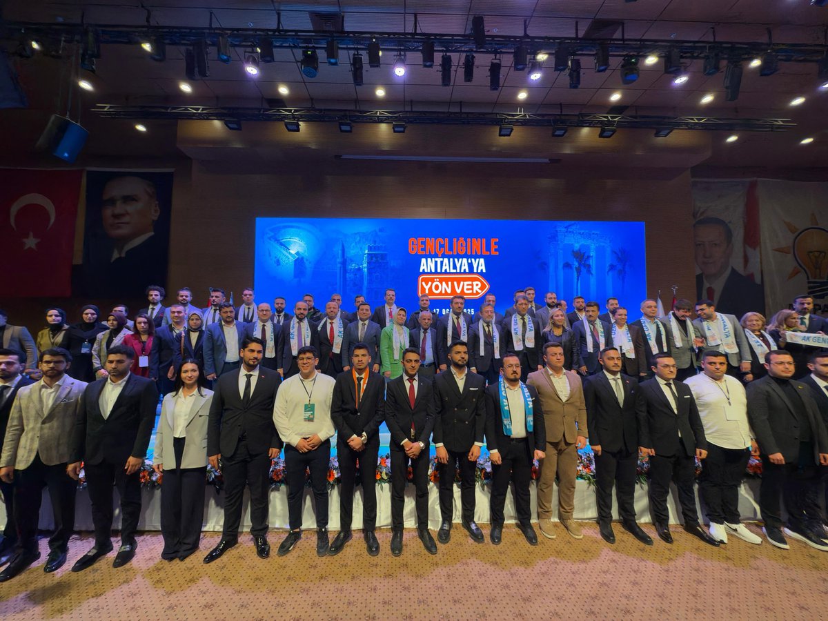 Tarım ve Orman Bakanımız Sn. İbrahim Yumaklı’nın <a href="/ibrahimyumakli/">İbrahim Yumaklı</a> katılımıyla gerçekleştirdiğimiz  Antalya 7. Olağan İl Gençlik Kolları Kongremizde güven tazeleyen Niyazi Alkan  ve yeni ekibine başarılar diliyorum.
<a href="/NiyaziAlkan007/">Niyazi Alkan</a>