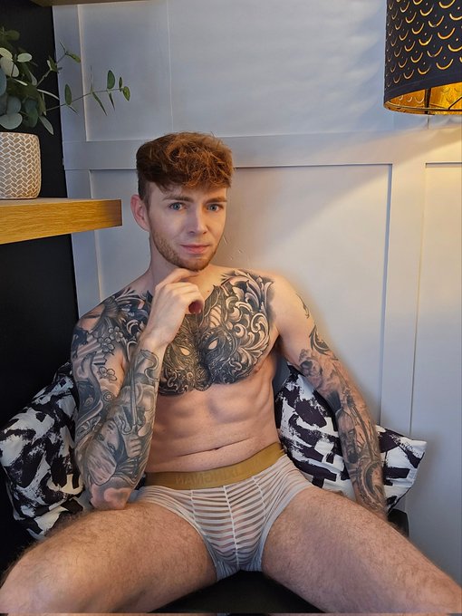 Watch James Hinchliffe's leaked NSFW photo on TwXstars