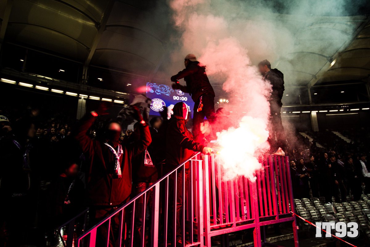 PyroFrance's tweet photo. Craquage Indians pour les 16ème de finale face à Laval !
📸 @Indians_Tolosa
Retrouvez vos produits préférés chez Pyro France !
#TFCLAVAL https://t.co/GZ6vbGkNap