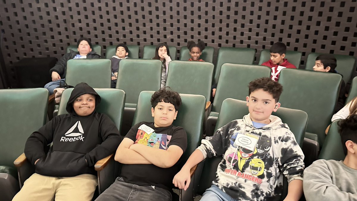 5th grade had an out of this world experience today at the Planetarium 🔭🪐☄️ They had a blast learning all about space and identifying star patterns in our night sky 🚀⭐️ #WeAreGibson #UnleashYourInnerGrizzly