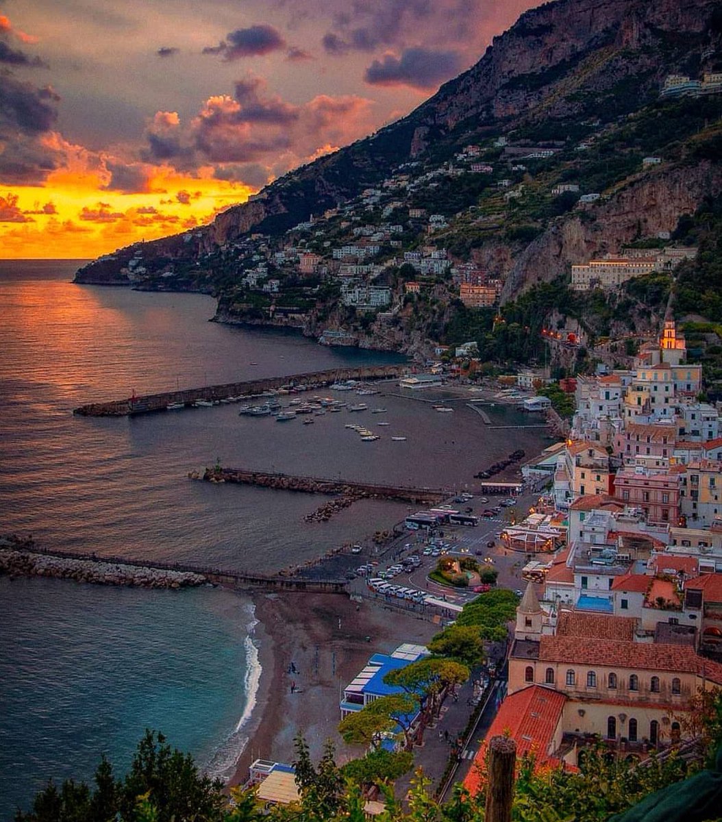 W0rld2026's tweet photo. Amalfi coast, Italy https://t.co/mOMasRwhNG