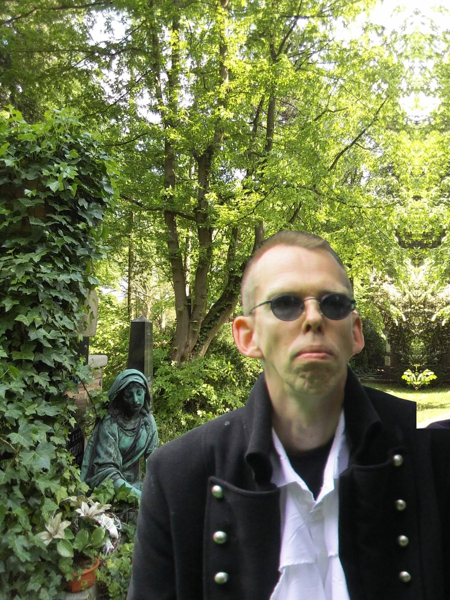 Explizit Einsam #gothic #darkwave #mittelalter #darkambient #neuedeutschetodeskunst #grab #grave #graveyard #cemetary #friedhof #melatenfriedhof #köln #cologne #goth #gothboy #gothlife #expliziteinsam #andreasohle