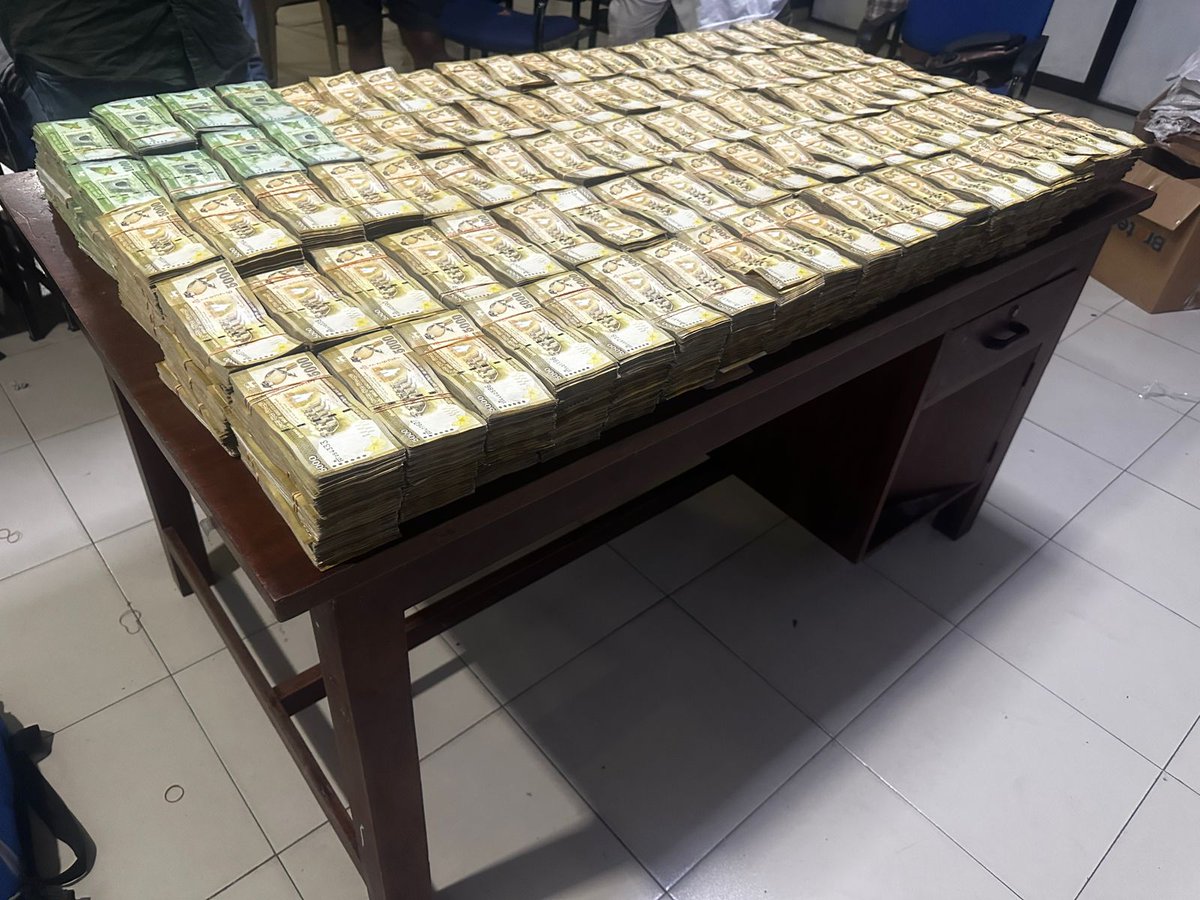 AzzamAmeen's tweet photo. Sri Lanka's Police has seized a record-breaking Rs. 283 million (approximately $954,000) in cash from a suspected drug trafficker. This marks the largest cash haul ever confiscated in the country's history of anti-narcotics operations. https://t.co/Bg3xefFl2T