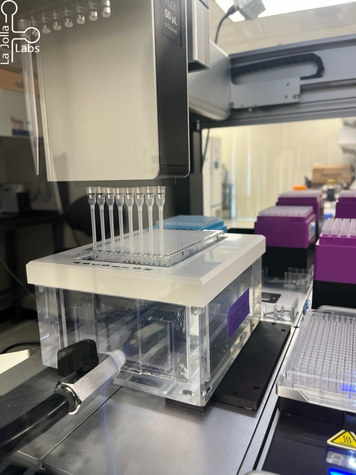 lajollalabs's tweet photo. Today in the lab: Setting up our qPCR protocols for automation with our new robot by Tetsuwan Scientific!
#inthelab #qPCR #scientist #automation #AI #machinelearning #labwork #tetsuwan #tetsuwanscientific #DNA #RNA #RNAtherapeutics #robotics @c_m_ponce https://t.co/AflbeqkdIN