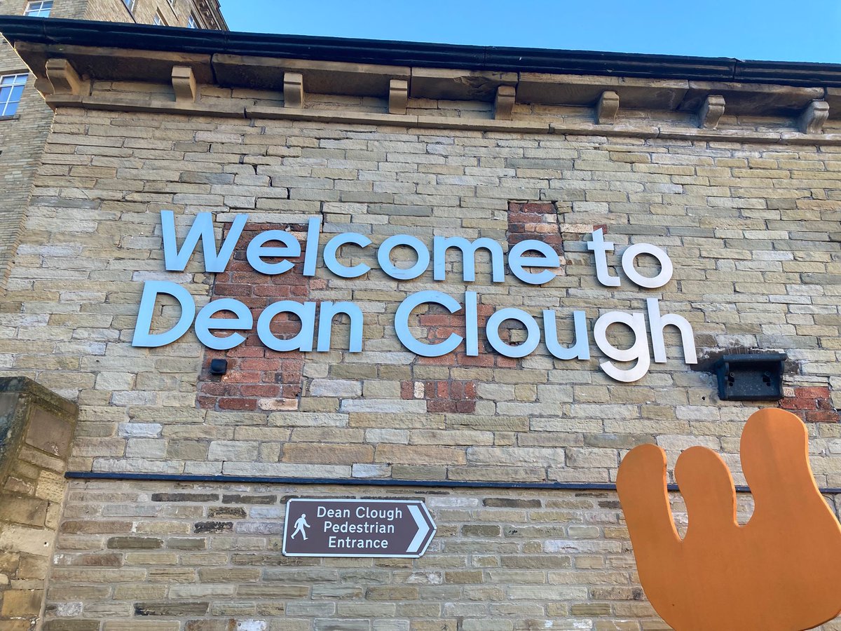 WarleyRoadPri's tweet photo. Our Y3 children enjoyed their visit to @deanclough where they produced concertina books capturing architectural features from photographs of some of Calderdale’s most interesting buildings. The children thoroughly enjoyed their visit. @ImpactMAT #4Rs #Broadandbalanced https://t.co/1HSUMlq7oR