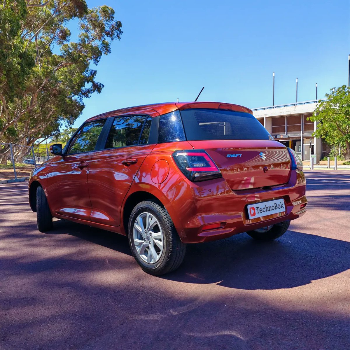 TechnoBokMedia's tweet image. The previous #Swift was very good and incredibly popular. With this latest model, it looks more angular, more purposeful and still packages the perfect recipe to make it the ultimate city car. With pricing starting R219,900!
#ValueProposition 
#SuzukiSwift
#SuzukiSA🇿🇦
@Suzuki_ZA