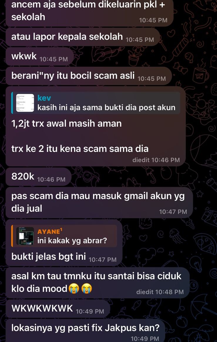 akai_lia's tweet photo. Nah pas kita chat ownnya, ternyata ownernya juga kena tipu 820k..,
lebih simplenya orang ini mengambil akun game orang lain lalu dia menjualnya dengan harga 1,2. lalu dia juga menipu owner store lain sebesar 820K. https://t.co/5jn8K6xgso
