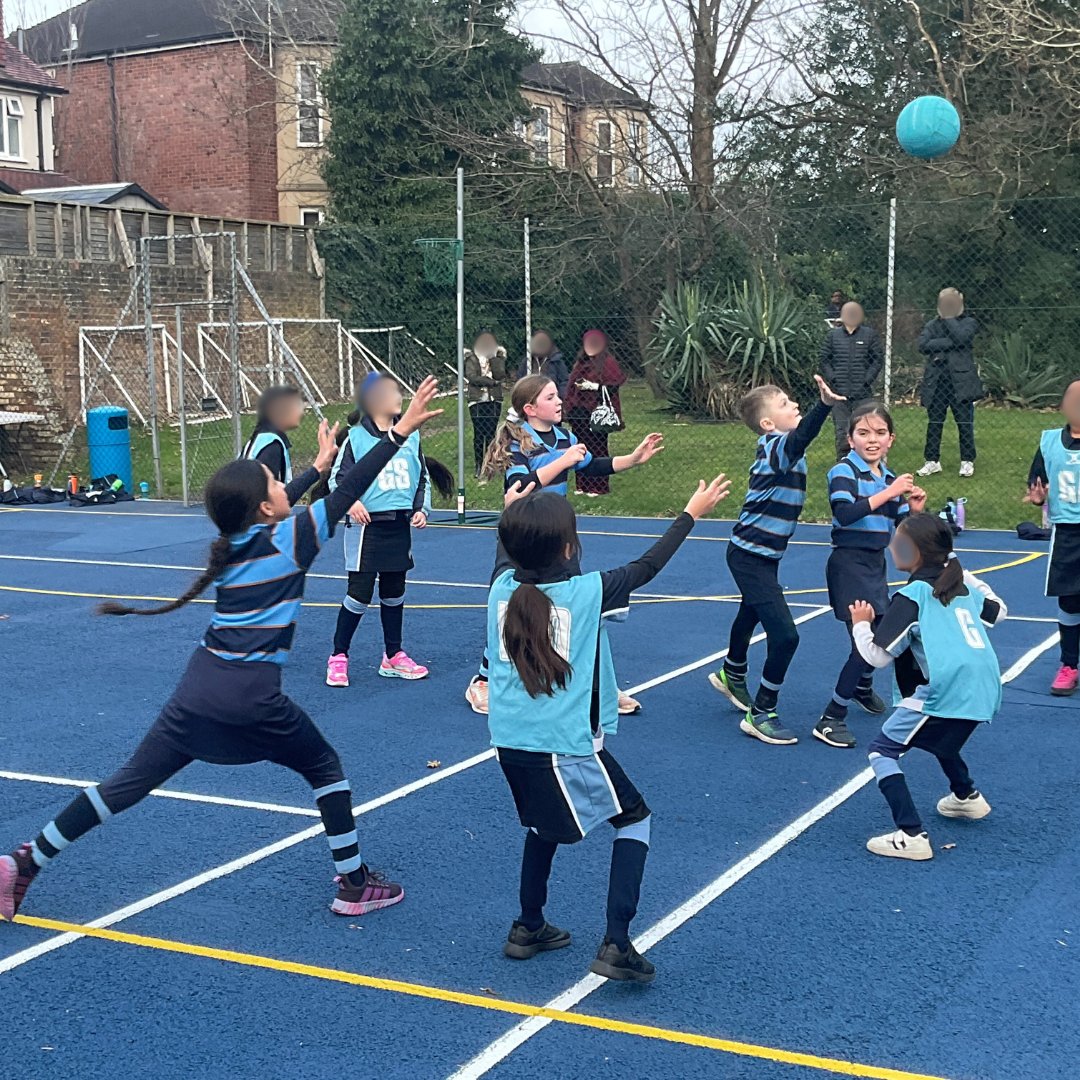 GayhurstSchool's tweet image. The first year 4 netball matches of the season at St. Bernard's 🤩  #NetballMatch #teamsports #siblingschool #THRIVE #ELDRIC