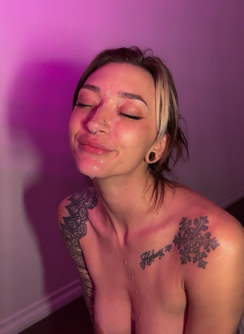 Watch therealslimcadi's leaked NSFW photo on TwXstars