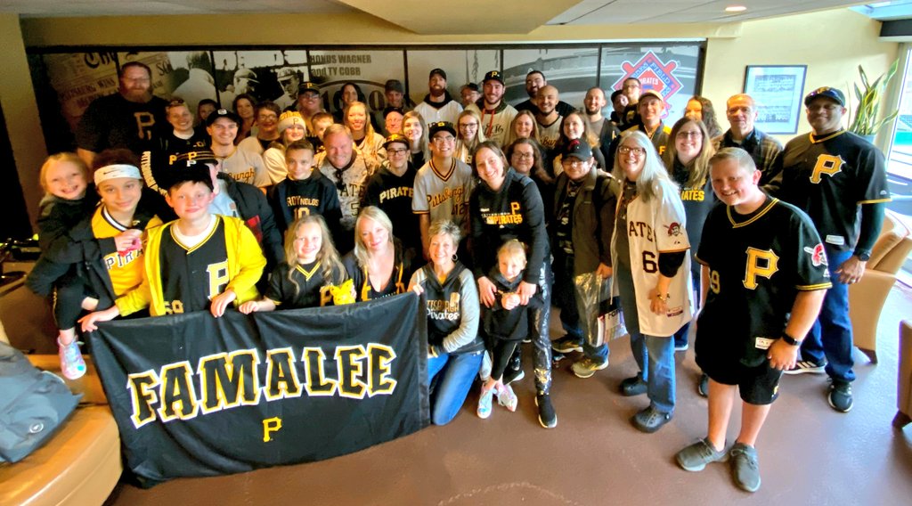 Pirates Famalee tweet media