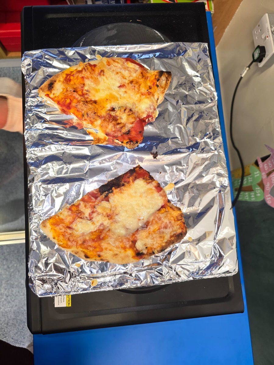 MrsSavva's tweet photo. Mrs S and Miss K led one of our Fun Friday groups this week- Safe Food Prep.
This week the made pizzas using lots of new skills. #fun31 https://t.co/vhOY2zpUKR