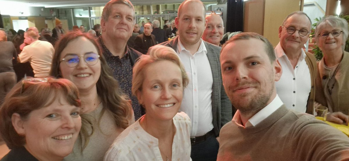 renderssteve's tweet photo. Nieuwjaarsreceptie van de collega's van N-VA Herentals, met Vlaams minister Annick De Ridder  als gastspreker. 💛🖤🦁 https://t.co/FzIpXXtuXF