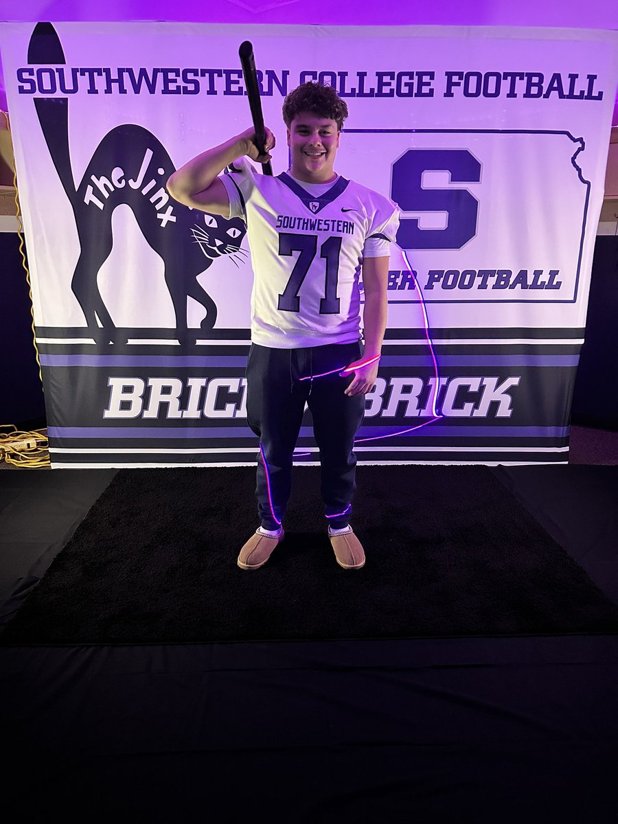 Dante Delatorre🇲🇽 (@delatorredante) on Twitter photo #AGTG after a great visit at southwestern I’m blessed to receive my 3rd offer. <a href="/CVanosdellSc/">Yancey Vanosdell</a> @CoachStrongSC <a href="/CoachGriffSC/">Brad Griffin</a> <a href="/ChisholmFB/">Chisholm Football</a> <a href="/KimesGilbert/">Kimes Gilbert</a> #AGTG after a great visit at southwestern I’m blessed to receive my 3rd offer. <a href="/CVanosdellSc/">Yancey Vanosdell</a> @CoachStrongSC <a href="/CoachGriffSC/">Brad Griffin</a> <a href="/ChisholmFB/">Chisholm Football</a> <a href="/KimesGilbert/">Kimes Gilbert</a>