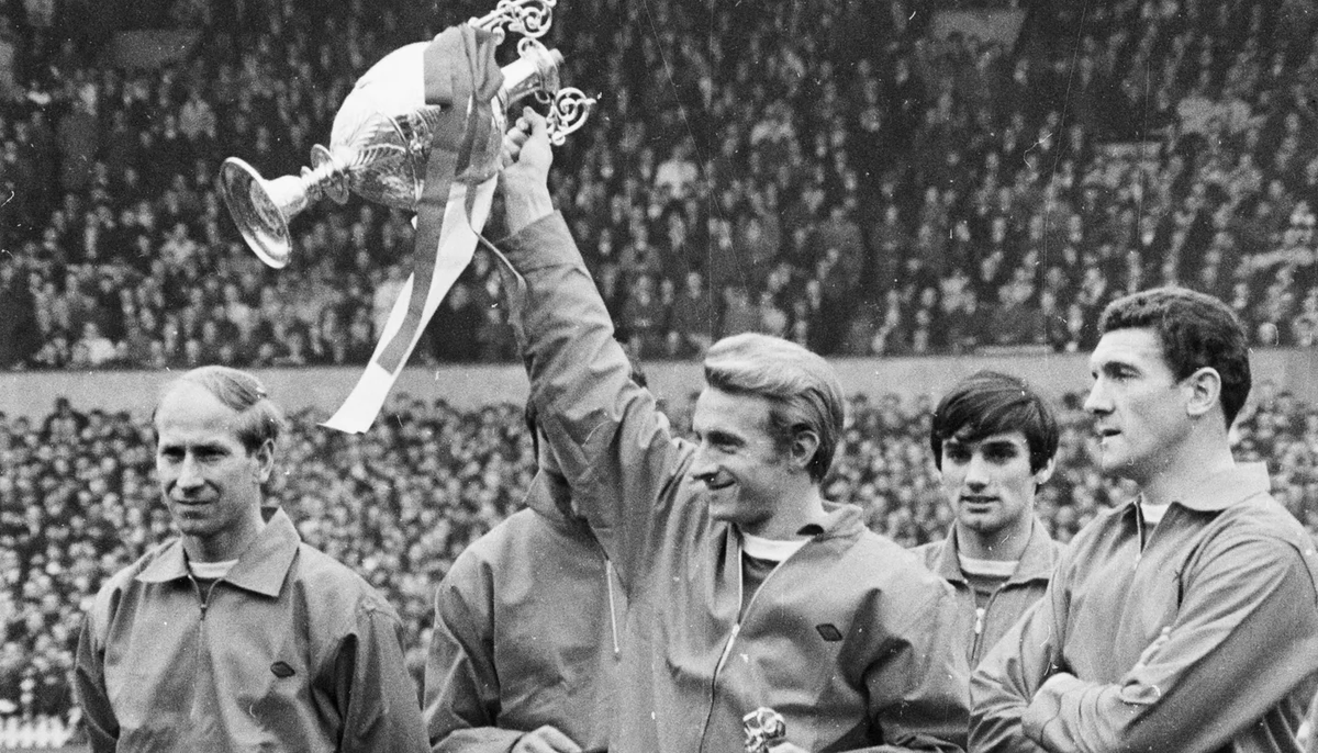 AdamJoseph's tweet photo. Rest in Power, Denis Law.

Member of the most famous trio in Manchester United's history, Ballon d'Or Winner - the only Scotsman ever to do it, one of the biggest legends in the history of the game, scored 46 goals in a season - still a record to this day at the club, 237 goals in 404 appearances, the most hat tricks in club history (18). His value to the club is beyond any words I could put together.

The King.