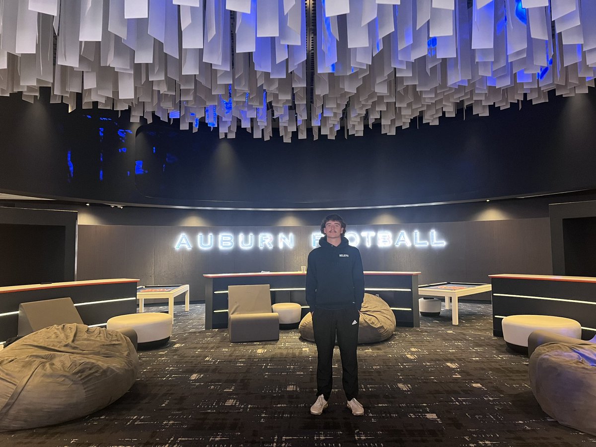 RileyBurger25's tweet image. Had a great unofficial Visit at The University of Auburn today! Thank you coach @therealkwat for everything it was such a blessing today! Go War Eagles🦅