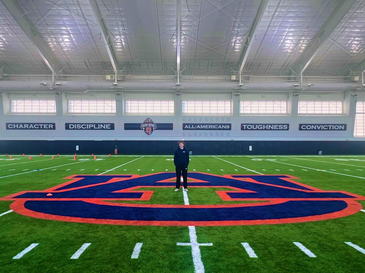RileyBurger25's tweet image. Had a great unofficial Visit at The University of Auburn today! Thank you coach @therealkwat for everything it was such a blessing today! Go War Eagles🦅