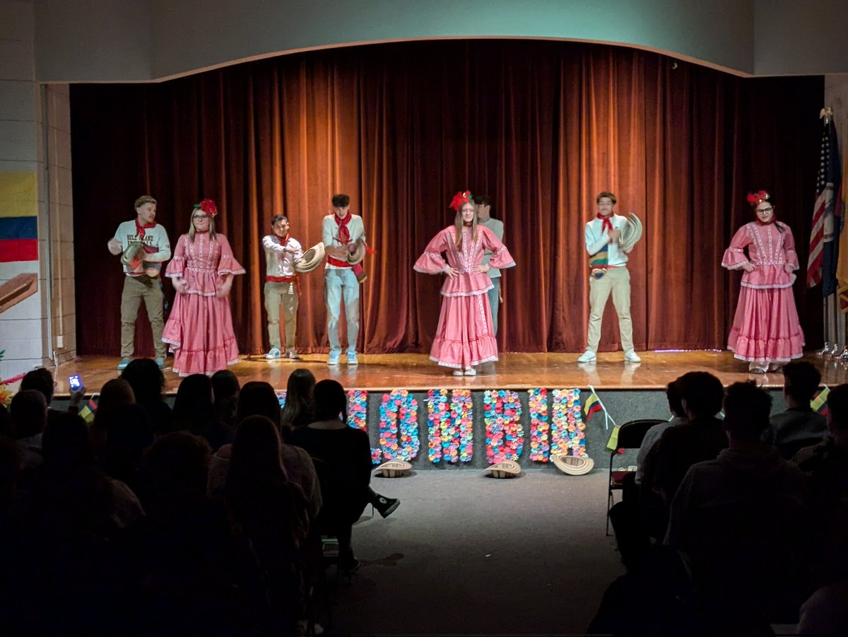 PoquosonSchools's tweet photo. The students of Mr. Navarro's Spanish class showcased the cultural, folkloric, musical, and literary treasures of Colombia in their presentation of ‘Colombia Tierra Querida.' Everyone did an amazing job and the audience loved every segment! https://t.co/CQRjrcGcQQ