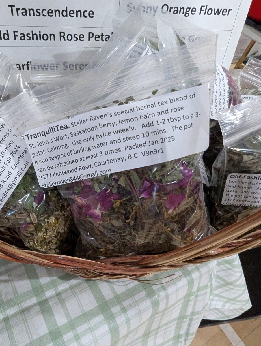 We will be open tomorrow (Saturday) from 9-1 at the Native Sons Hall.  It may be a bit chilly out but that won't stop us. There will be a great selection of fresh local products at the market, including greens.  

Come on down to downtown Courtenay and get your local on.