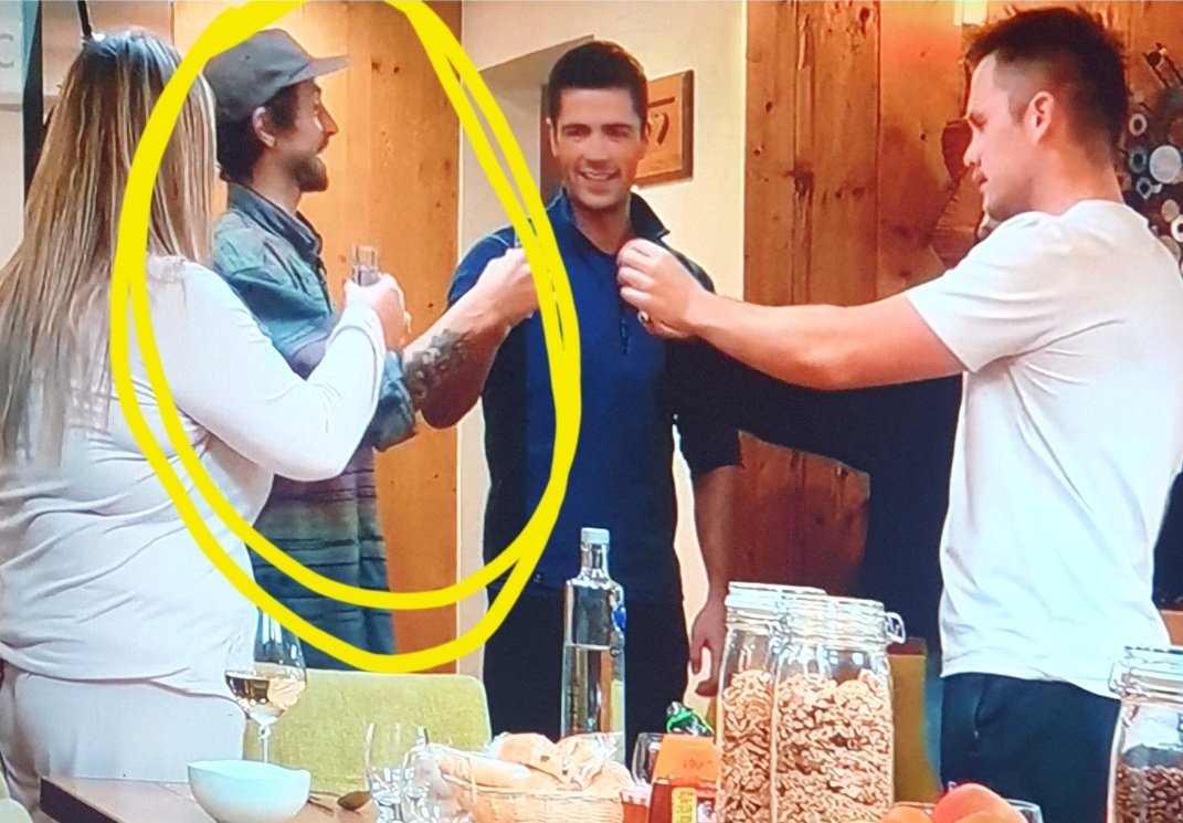 Pwy yn y byyyyyyyyd ?!! Imposter <a href="/S4C/">S4C 🏴󠁧󠁢󠁷󠁬󠁳󠁿</a> ! #TimGerwyn #amouramynydd