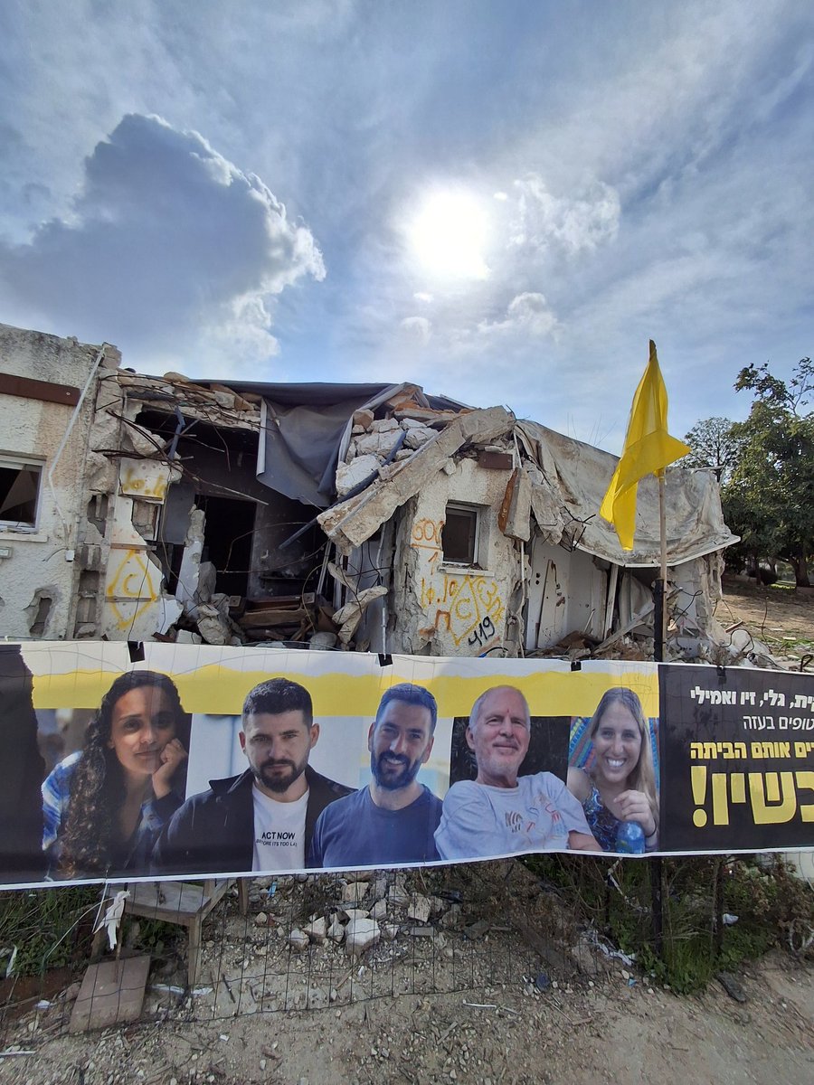 ShapiraSmadar's tweet image. I finally found the strength, to go and witness in my own eyes the horrors of October 7th. I took these photos in Kfar Aza. Today was another day that I will never forget for the rest of my life. 
#BringThemHome #hostagedeal