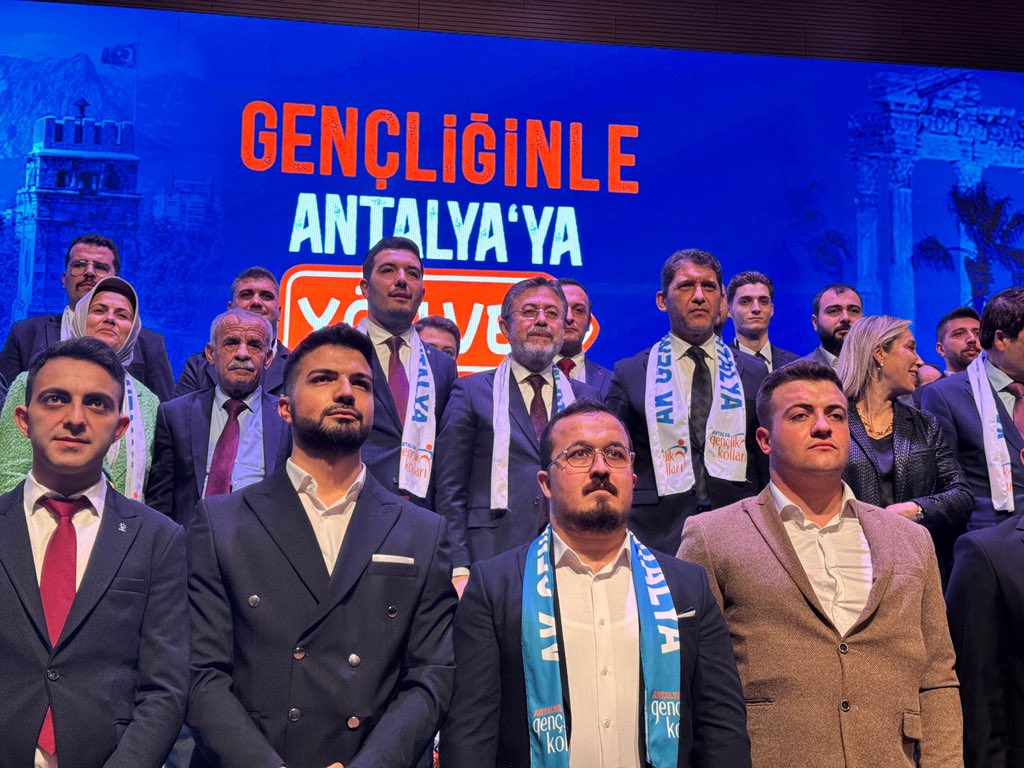 7. Olağan İl Gençlik Kolları Kongremizde güven tazeleyen Niyazi Alkan Başkanımız (<a href="/NiyaziAlkan007/">Niyazi Alkan</a> ) ve yönetimi tebrik ediyorum. 

‘Gençliğinle Geleceğe Yön Ver’ diyerek çıktıkları bu yolda, gençlerimizin enerjisi ve azmiyle daha güçlü bir Türkiye için  birlik ve beraberlik