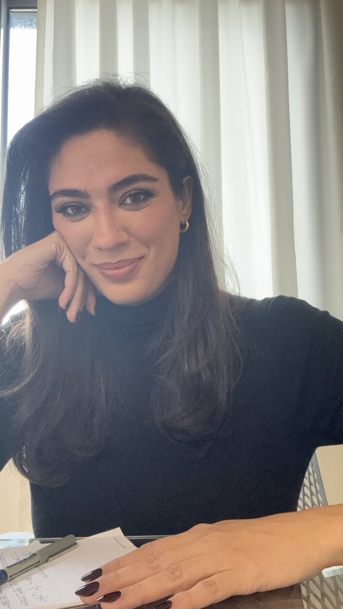 لبنانية فخورة على راس السطح🇱🇧❤️🇱🇧
هون خلقت 
هون تعلمت
هون عمّرت
هون رح موت