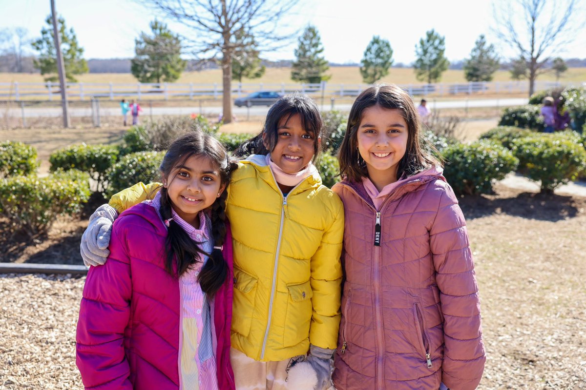 CabCoSchools's tweet image. The #FridayFeels hit different when it’s a long weekend! 🥳☀️ All smiles and sunshine during recess today! #LongWeekendVibes #RecessFun #CabCoSchools