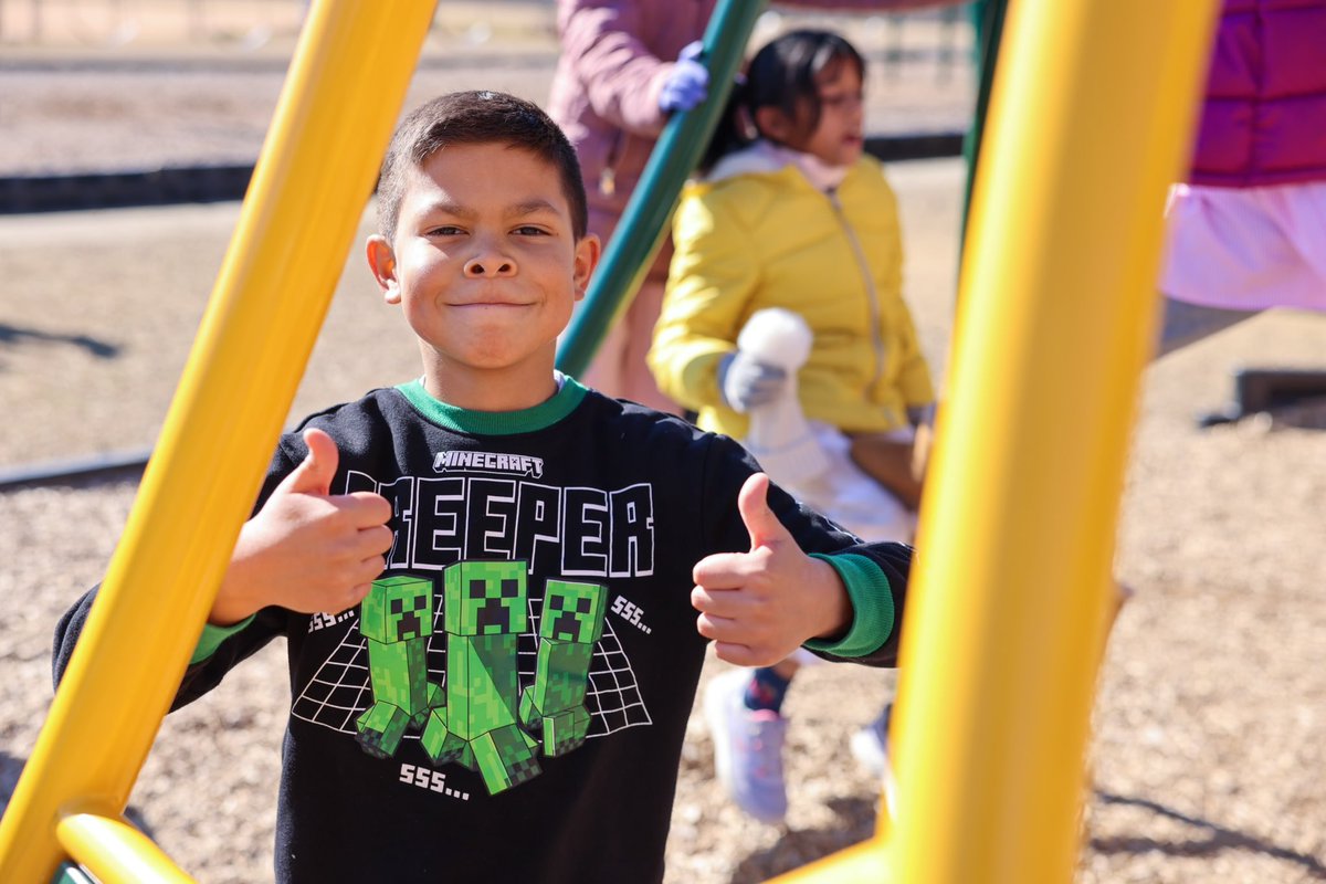 CabCoSchools's tweet image. The #FridayFeels hit different when it’s a long weekend! 🥳☀️ All smiles and sunshine during recess today! #LongWeekendVibes #RecessFun #CabCoSchools