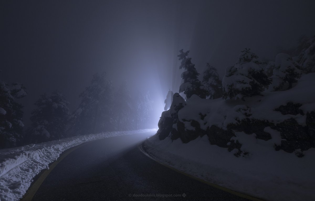 csath's tweet image. Mt. Parnitha, north of Athens, last night, -1 deg. and fog. Fogbow, Brocken spectre, glory and a taste of snow #StormHour @StormHour