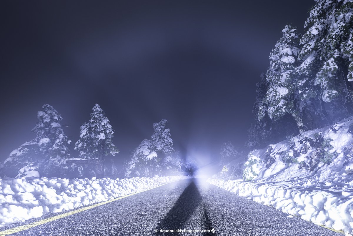 csath's tweet image. Mt. Parnitha, north of Athens, last night, -1 deg. and fog. Fogbow, Brocken spectre, glory and a taste of snow #StormHour @StormHour