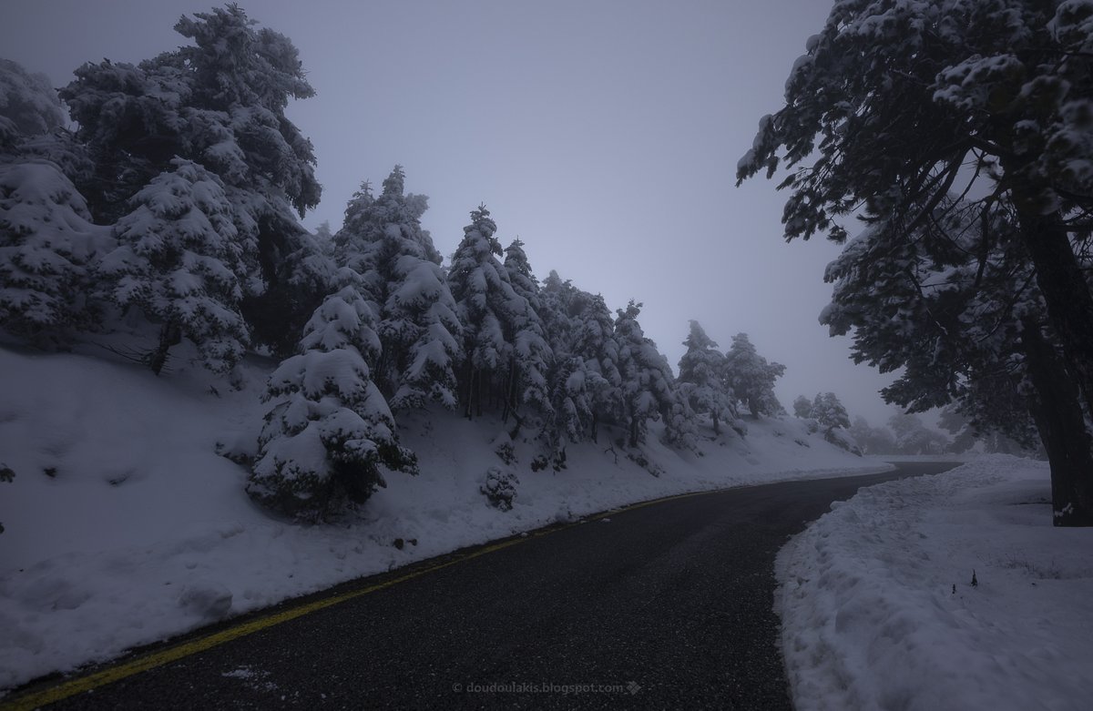 csath's tweet image. Mt. Parnitha, north of Athens, last night, -1 deg. and fog. Fogbow, Brocken spectre, glory and a taste of snow #StormHour @StormHour
