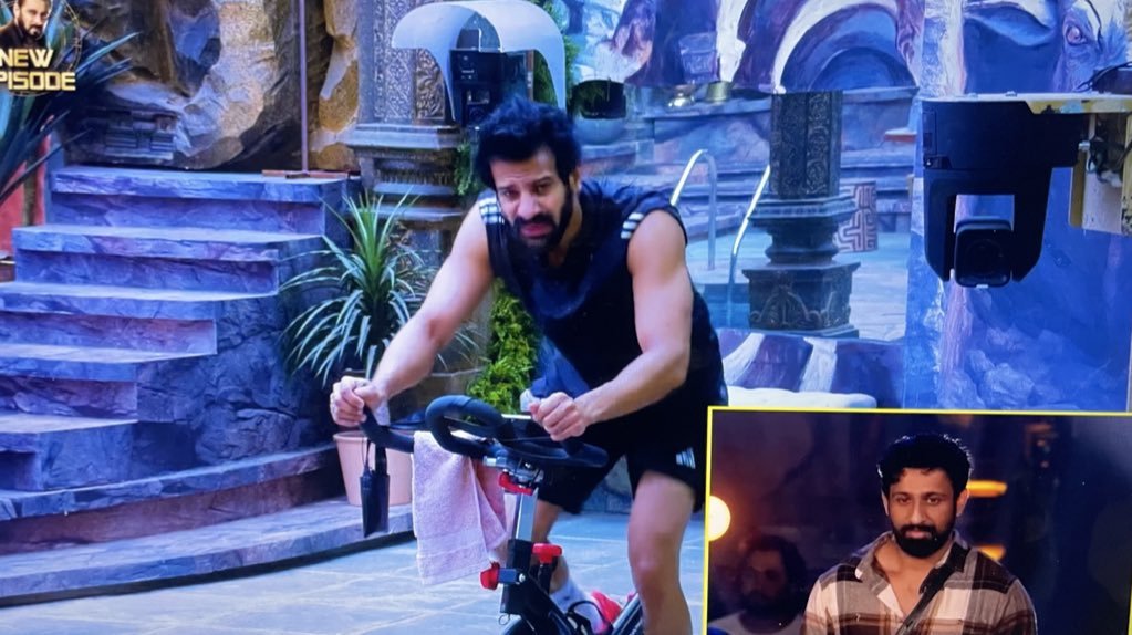 ferozmahmudzaki's tweet photo. Nothing just #KaranveerMehra eating up everyone’s JV.. in this case, GUNDA’s JV 😂👏🏻🔥
@KaranVeerMehra #KaranVeerMehra #KaranveerMehra𓃵 #BBKingKaran #BB18 #BiggBoss18 #BiggBoss18onJioCinema #BiggBoss #BiggBoss18Update #JantaKaLaadla #VoteForKVM #SupportKVM #KaranIsTheBoss https://t.co/CQKonMzcBR