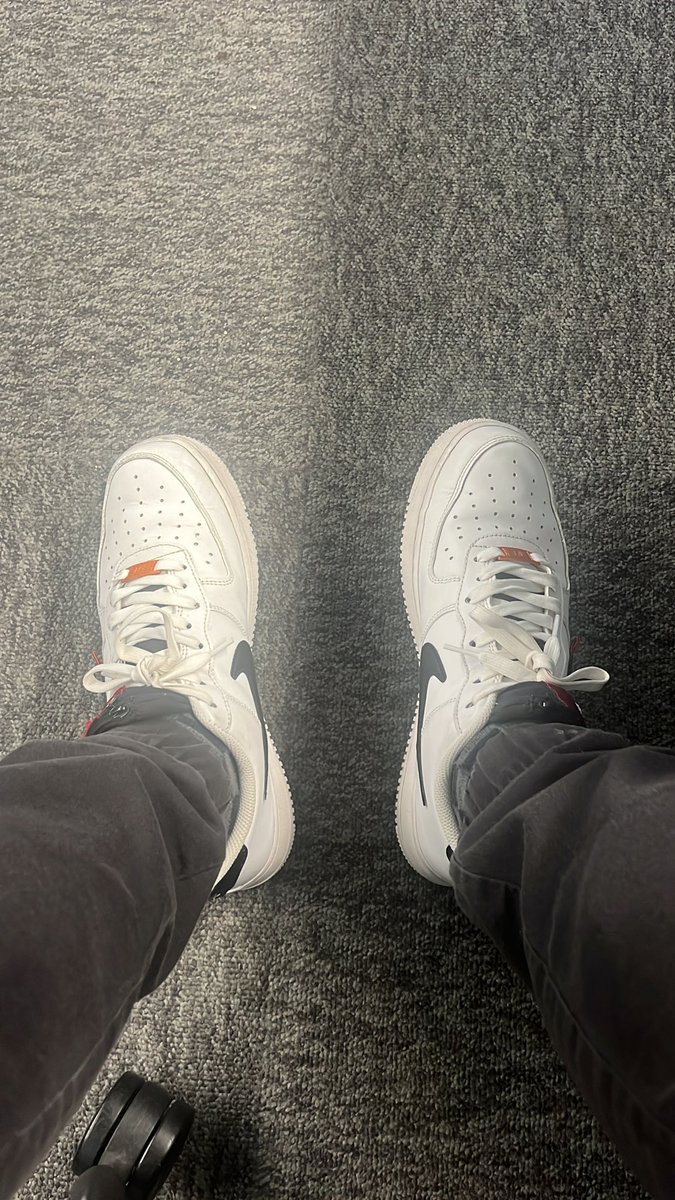 FindomMatts's tweet image. Your life purpose is become the carpet I walk on