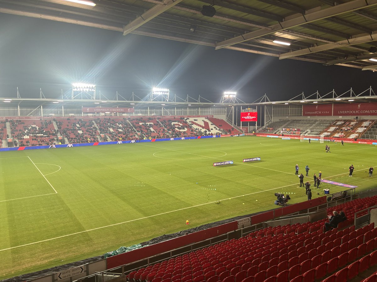Friday night under the lights <a href="/LiverpoolFCW/">Liverpool FC Women</a> least it’s not snowing!