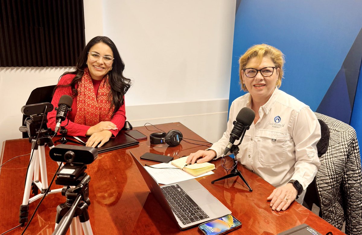 La Comisionada Presidenta Mtra. Rebeca López A. en la cabina de <a href="/radioformulason/">Radio Fórmula Sonora</a> con <a href="/SoledadDurazo/">Soledad Durazo Barceló</a> seguimos comunicando a la sociedad sobre los avances y los retos superados este 2024 🙌🏼 consulta nuestro Informe aquí:  transparenciasonora.org/wp-content/upl…