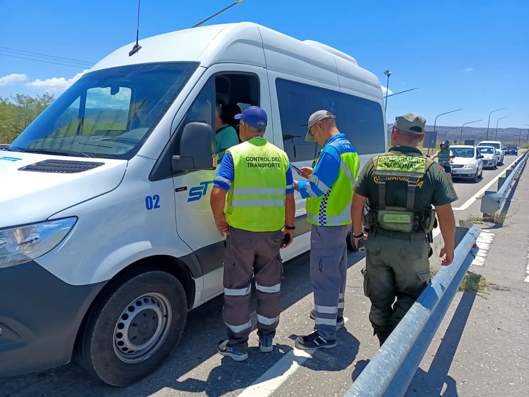 CESVI's tweet image. En el marco de la temporada de verano, la Comisión Nacional de Regulación del Transporte #CNRT y la Agencia Nacional de #SeguridadVial #ANSV realizarán operativos en 150 puntos estratégicos de todo el país en este arranque de la segunda quincena de enero.