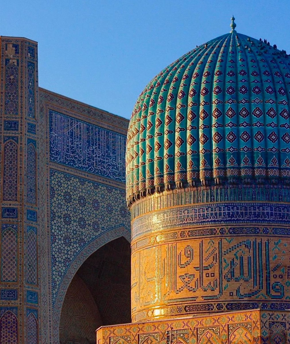 MENAAN987's tweet photo. The color blue (al-azraq) in Islamic tradition symbolizes the universe’s depths, with turquoise holding mystical qualities. 🌌💙
#IslamicArt #Architecture #IslamicHeritage #BlueInIslam #Mosques #Turquoise https://t.co/AHJZdbVZOw