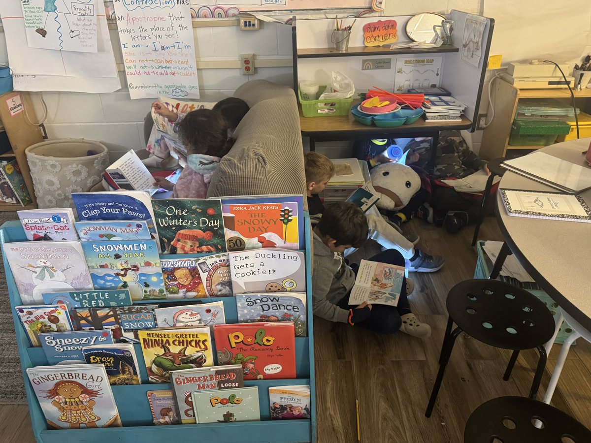 We made our “One Word” bracelets and had Flashlight Friday to celebrate our reading achievement!  Fun way to end our day 🥰 <a href="/HumbleISD_FE/">Foster Elementary</a>